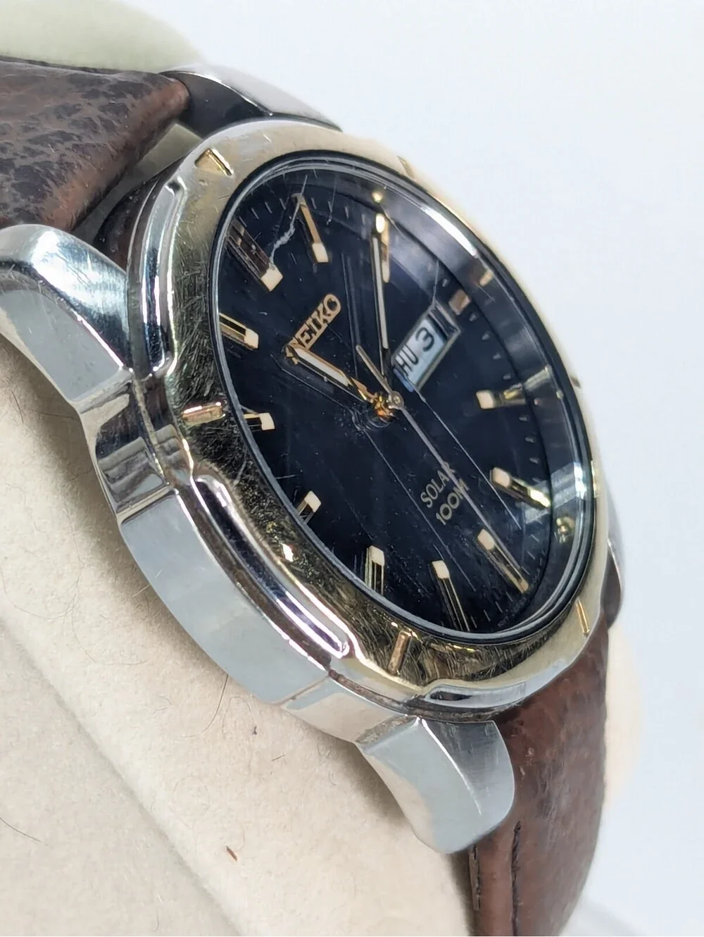 Seiko Solar 100M Men’s Wrist Watch 38MM Day/Date Blue Dial V158-0AD0 Glows Works